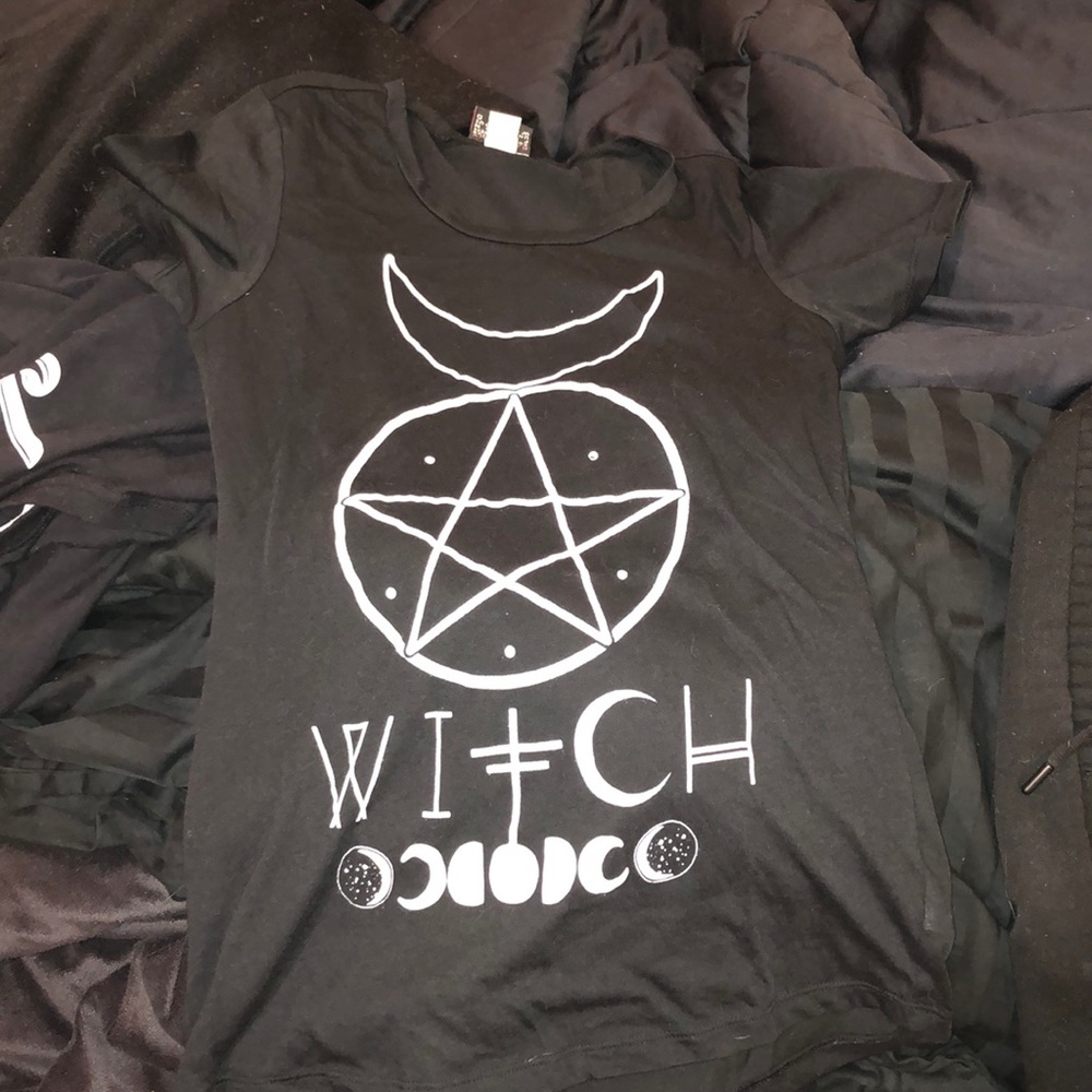 Witch tee